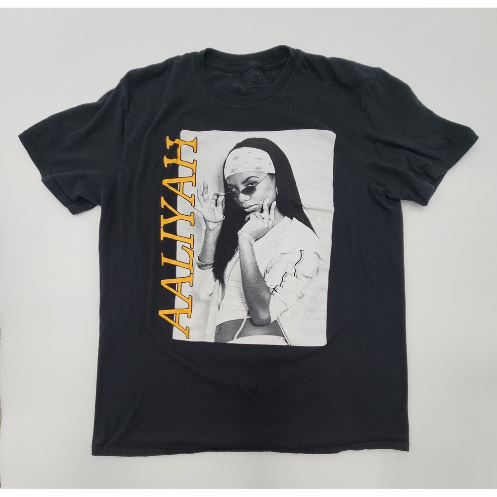 Aaliyah Tshirt Size Large Black Short‎ Sleeve